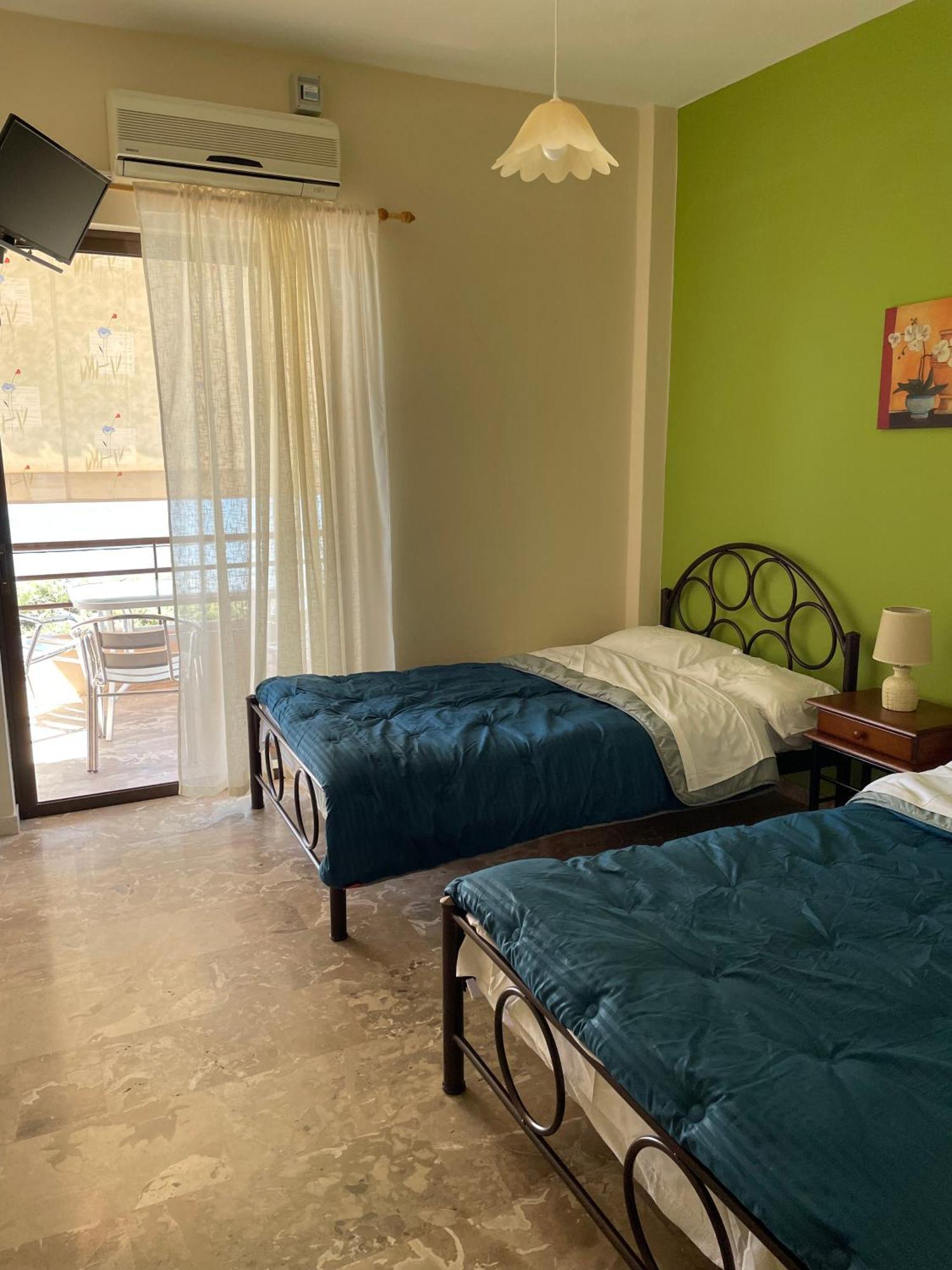 Finikas Apartman Íria Kültér fotó