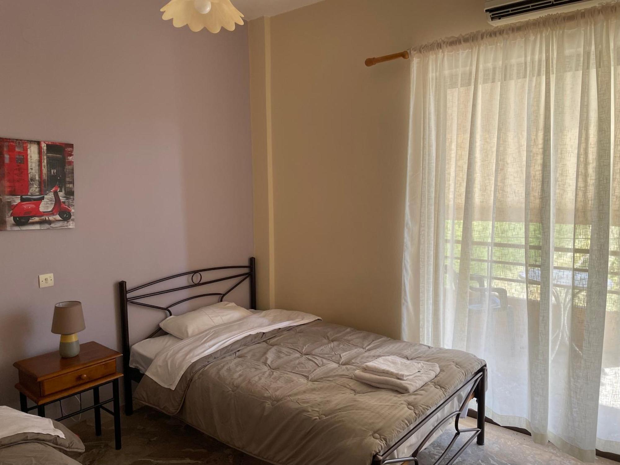 Finikas Apartman Íria Kültér fotó